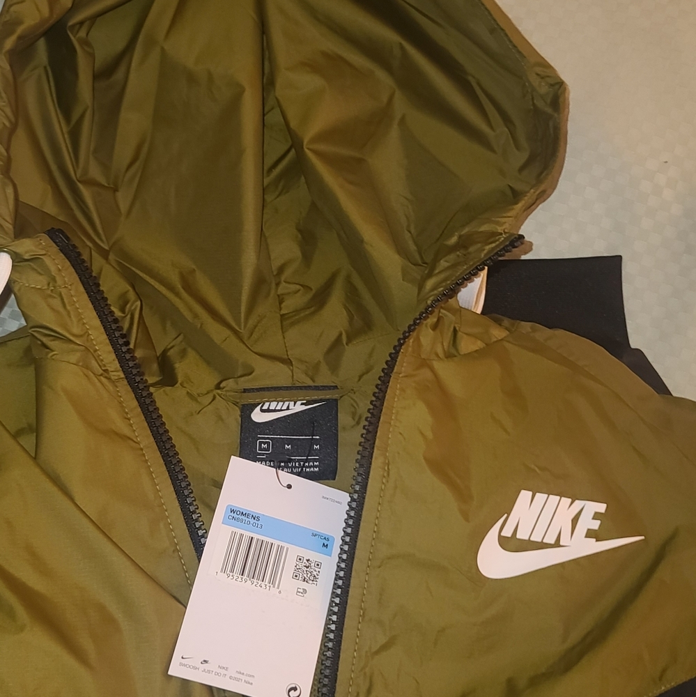 Nike Jacket - Picture 6 of 12